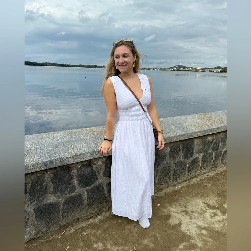 Abercrombie & Fitch White Sleeveless V-Neck Maxi Sundress